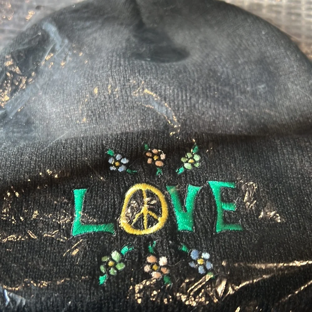 NWT Urban Outfitters Coney Island Picnic Black Love Beanie - Picture 3 of 4